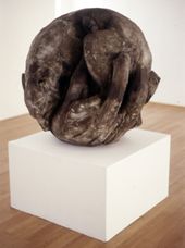 Hundekampf, 1997, Bronze nach Holz gesägt, Höhe: 1,10 m